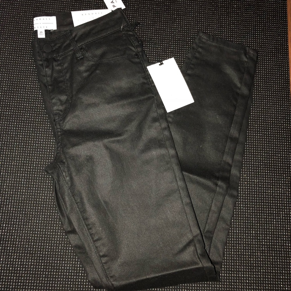 NWT KENDALL AND KYLIE COATED JEANS